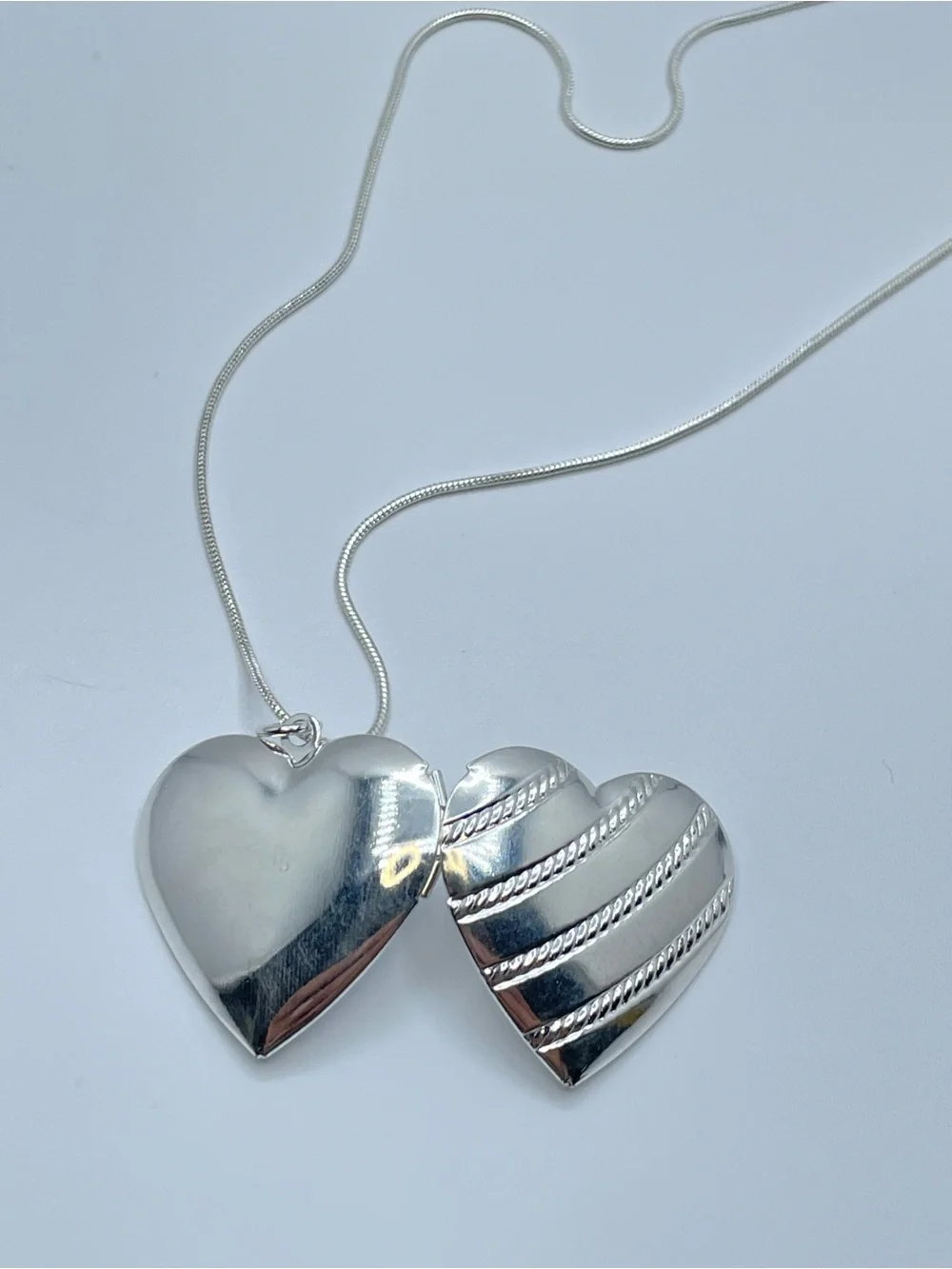 Silver Heart Locket Necklace Romantic Dainty Minimalist New Keepsake